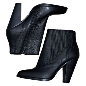 Frye Remy Chelsea Women's Black Leather Slip On Zip Up Ankle Booties Size 7.5